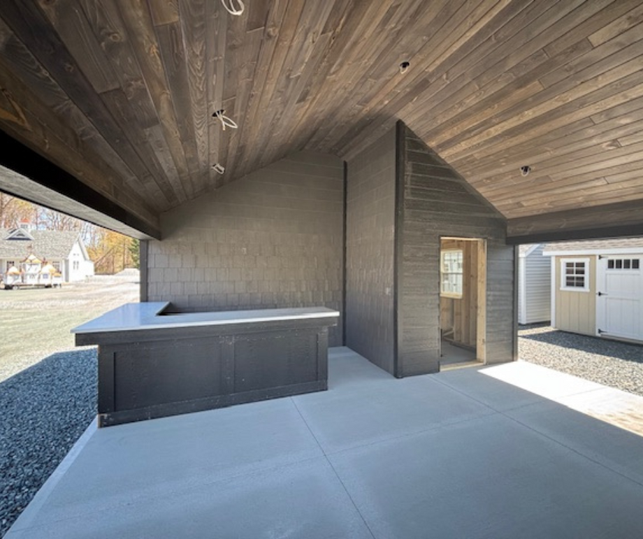 DISPLAY - 20' X 24' GRAND LANAI POOLHOUSE LP LAP SIDING- BLACK