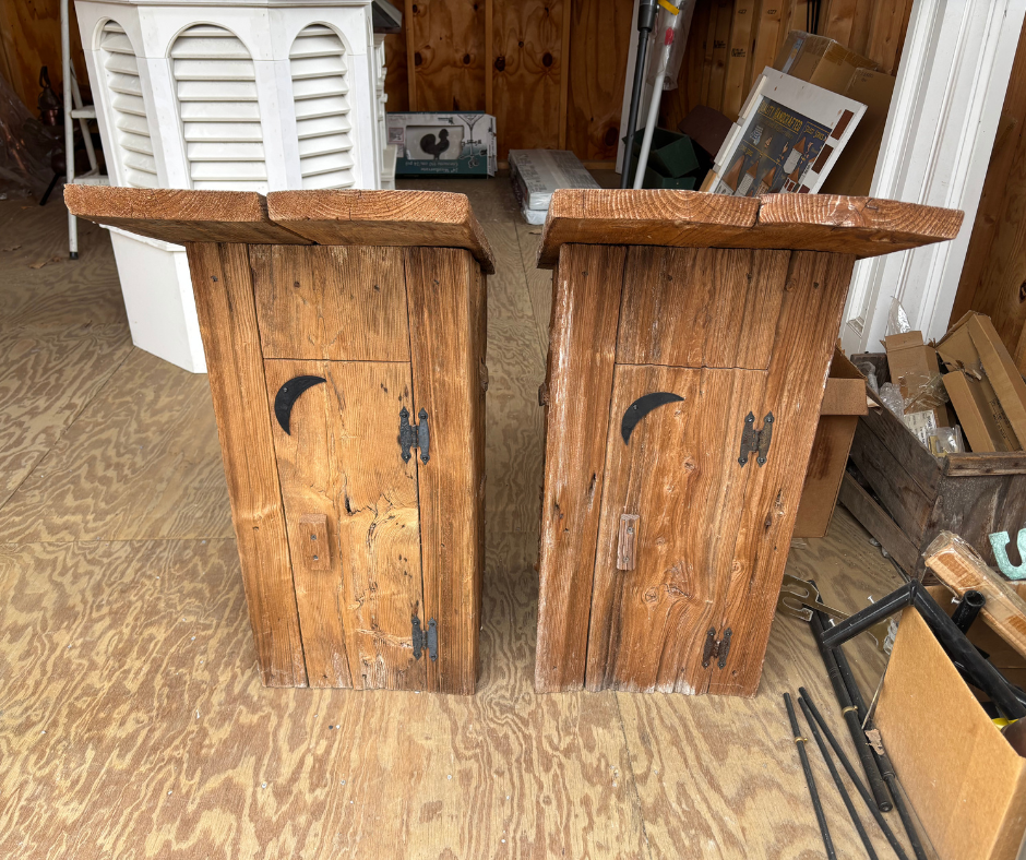 DECORATIVE GARDEN OUTHOUSE-NATURAL CEDAR - Garden Time